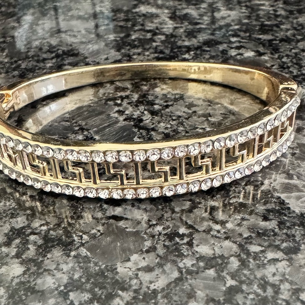 Elegant Gold and Silver Women's Bracelet